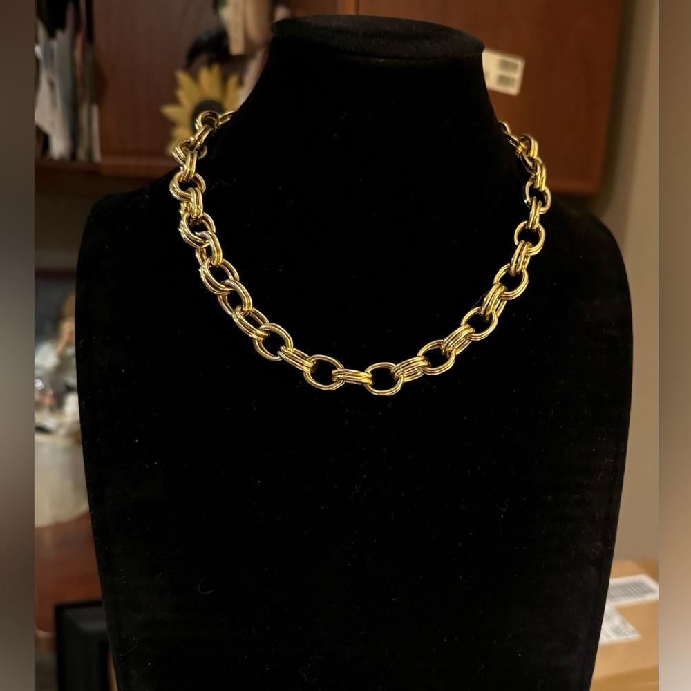 Chunky Gold Tone 18” Necklace - Like New
